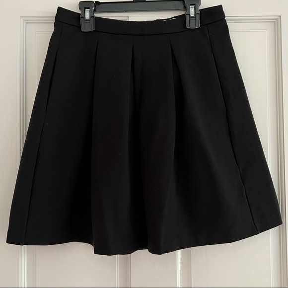 Boden Dresses & Skirts - NWOT Boden Skirt with Pleats and Pockets!